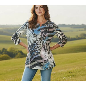 Cubism Los Angeles Long Sleeve Tee Blue Black Animal Print Medium